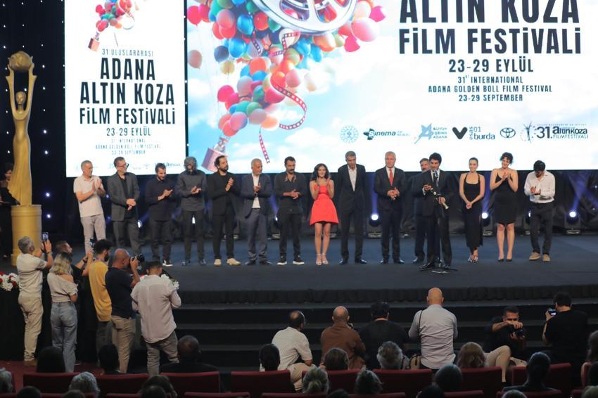 Altın Koza'da ödüller sahiplerini buldu: Törene damga vurdu: Sinema umuttur