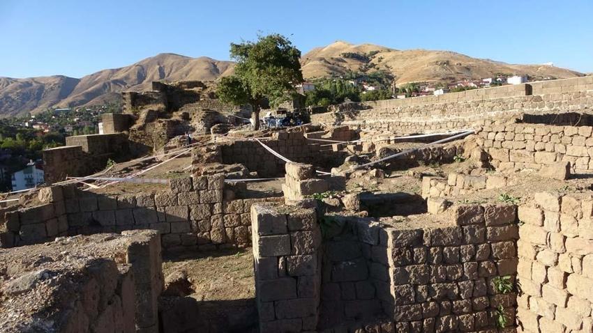 Bitlis Kalesi'nde tarihe ışık tutacak keşif! 5 yıl sürecek! Tamm 500 yıllık
