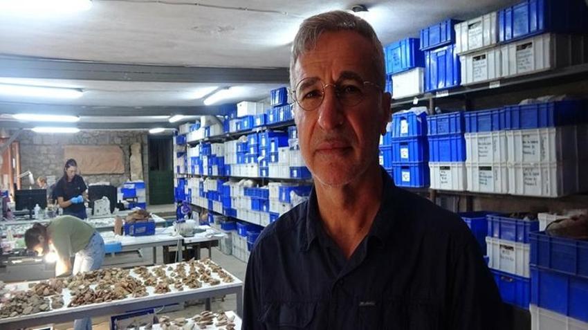 Assos Antik Kenti'nde 1700 yıllık lazımlıklar gün yüzüne çıkarıldı