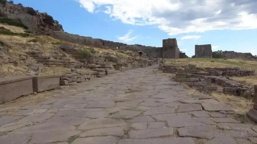 Çanakkale'deki kazıda çıkarıldı: 1700 yıl önce kullanıp çöpe atmışlar