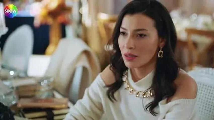 Müjde Uzman yeni dizisi için saçını kestirip tarzını değiştirdi!