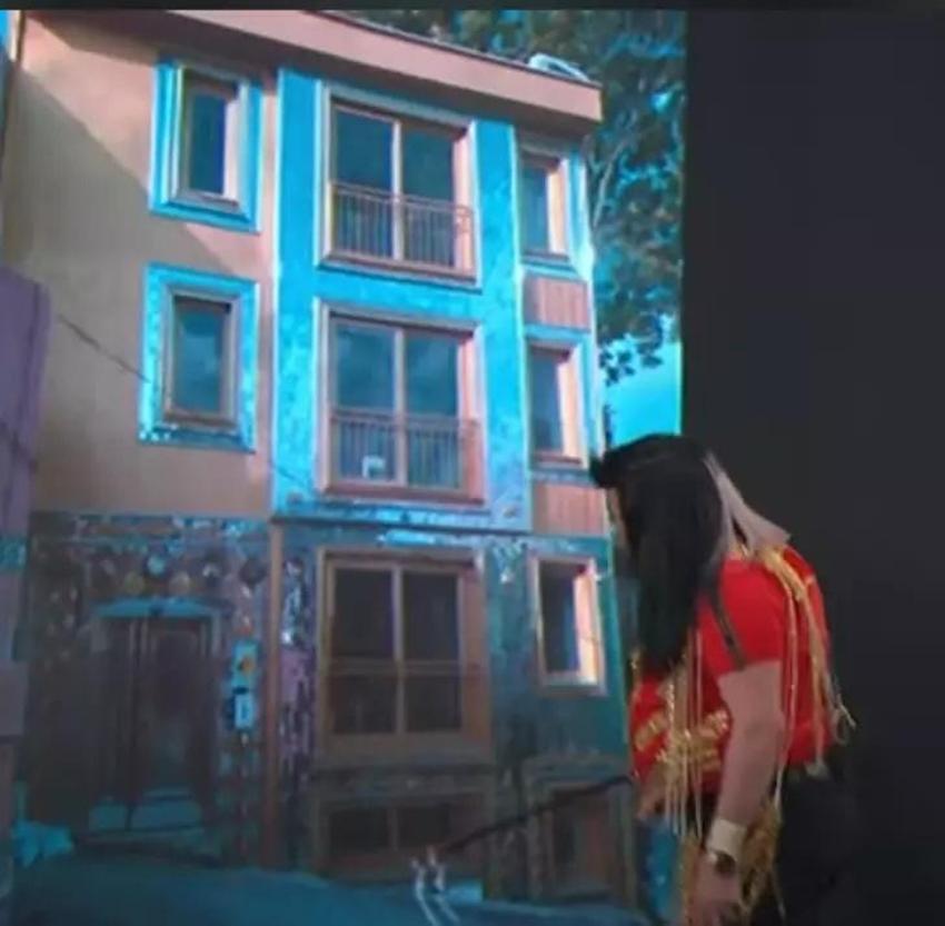 Kilo kilo altını olan Kobra Murat her şeyini 4 katlı apartmana yatırdı!
