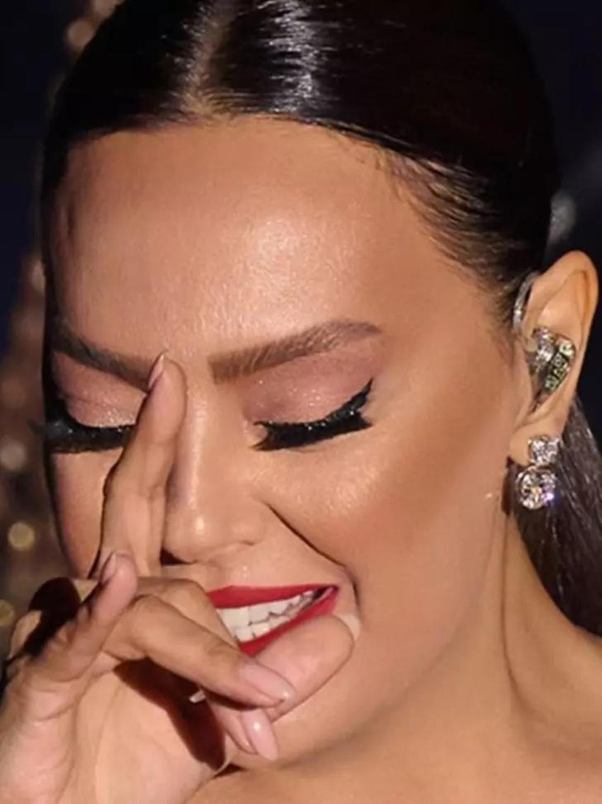 Ebru Gündeş yakın kadraja girdi! Detayı görenler kendini tutamadı!