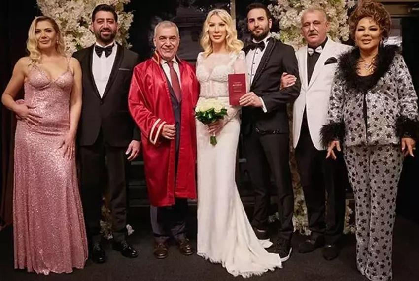 Seda Sayan Çağlar Ökten'le Berlin'de aşk dolu poz verdi! 
