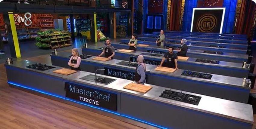 Masterchef'te eleme adayları belli oldu! Somer Şef'ten soru: Zübeyde neden Kaan'ı ve Semih'i takımına almıyor?