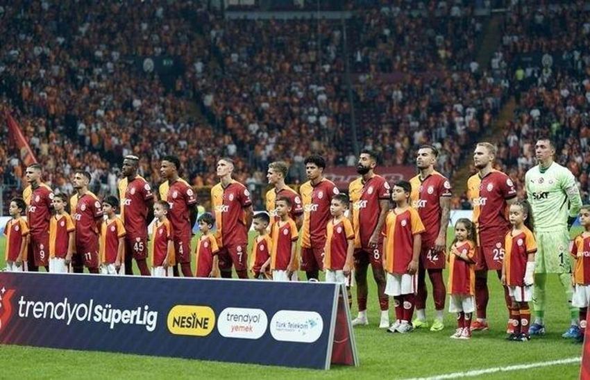 Okan Buruk'un RFS maçı 11'ini tahtaya yazdı