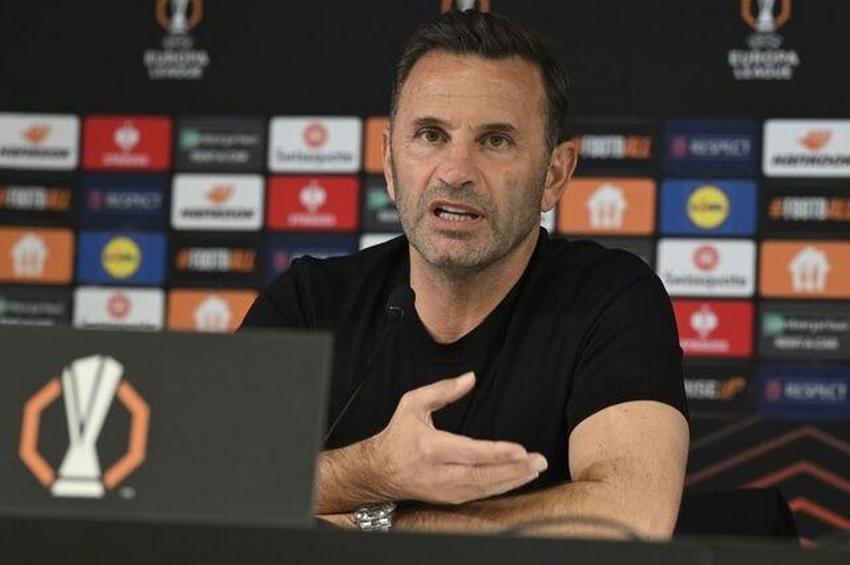 Okan Buruk'un RFS maçı 11'ini tahtaya yazdı