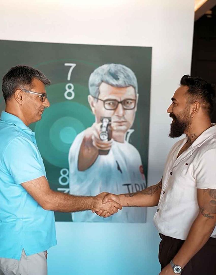 Geliri depremzedelere bağışlanacak: Yusuf Dikeç'in resmi yapacağı son dokunuşla tamamlanacak