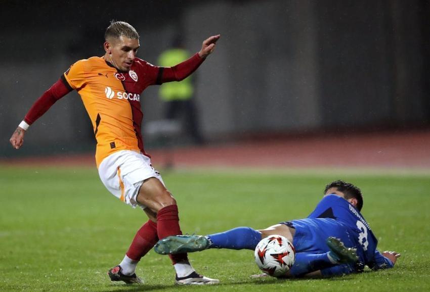 Letonya laneti! Galatasaray 2 farkı koruyamadı