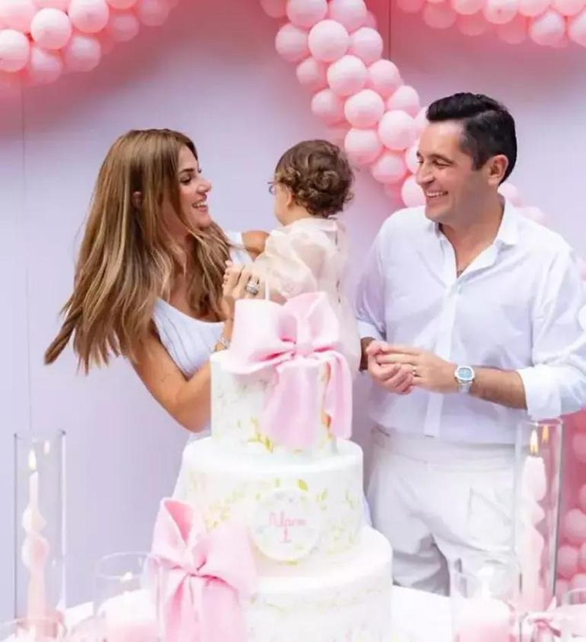 Sabancı çiftçi kızlarının doğum gününü kutladı: Yüzünü fotoğraflarda göstermedi