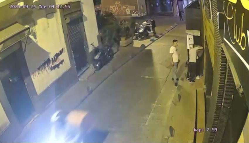 İstanbul'un göbeğinde mide bulandıran anlar! Genç kadını duvara sıkıştırıp istismar ettiler