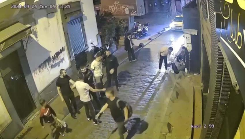 İstanbul'un göbeğinde mide bulandıran anlar! Genç kadını duvara sıkıştırıp istismar ettiler