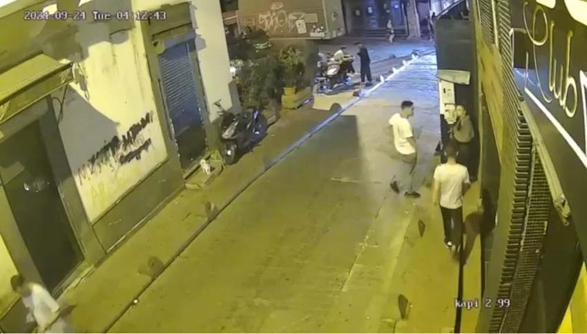 İstanbul'un göbeğinde mide bulandıran anlar! Genç kadını duvara sıkıştırıp istismar ettiler