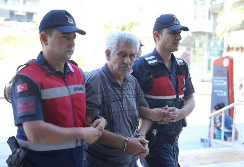 Oğlunu öldürdü eşini ağır yaraladı! Baba vahşeti!