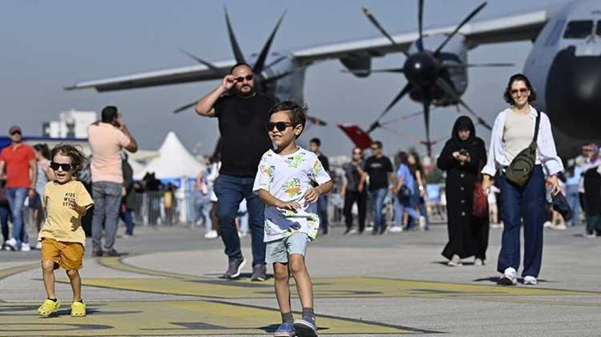 TEKNOFEST'in 1,5 Adana'sı kendi evinde yarıştı: Burada bilim şenliği havası var! Bir kere burayı gören büyüsüne kapılıyor