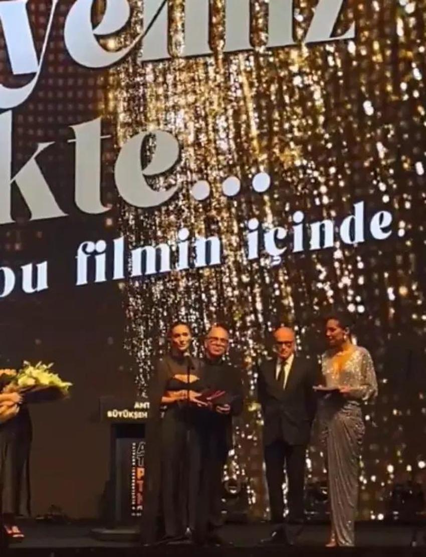 Altın Portakal açılışında Saadet Işıl Aksoy sessiz kalmadı! Ödülünü katledilen İkbal ve Ayşegül'e adadı
