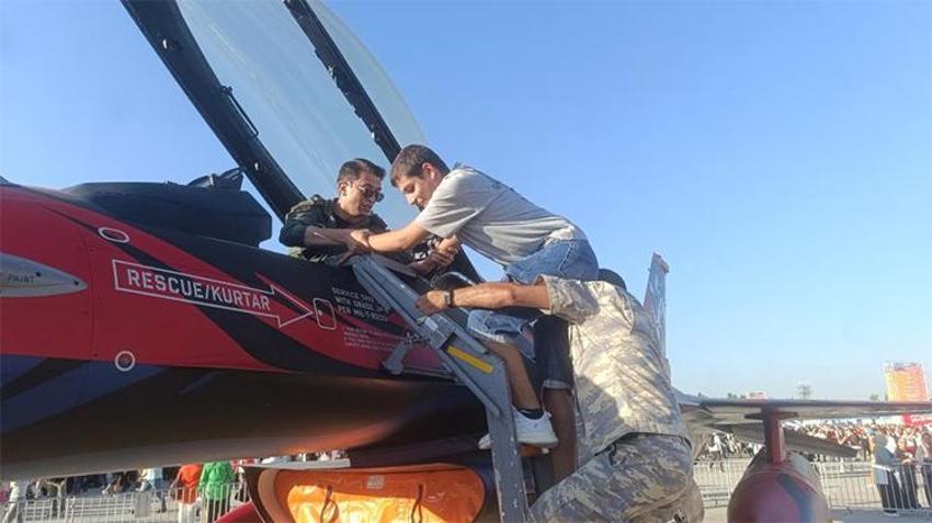 TEKNOFEST Adana'da duygulandıran anlar! Hayalleri gerçek oldu 