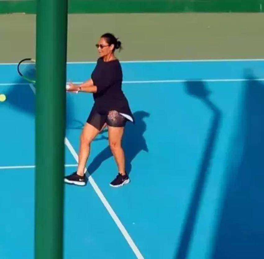 Avşar kızı gösteri maçı için korta çıktı! Turnuvada estirdi