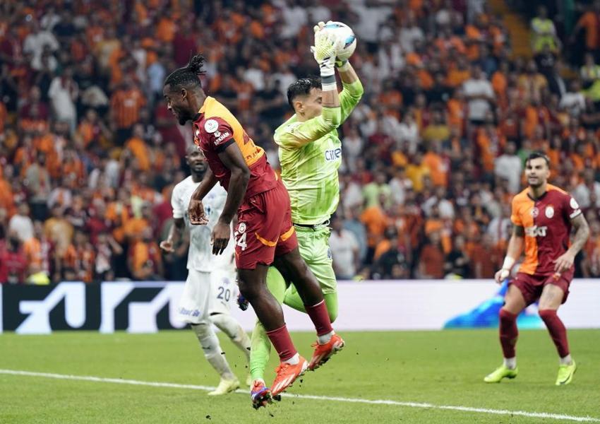 Galatasaray'da  Ismail Jakobs krizi patladı: Sakat dediniz oynattınız