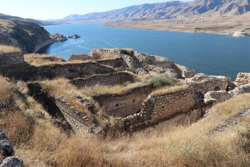 Hasankeyf'te 1600 yıllık askeri yapının kalıntılarına ulaşıldı
