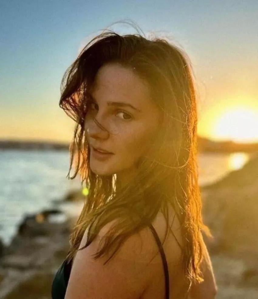 Alina Boz'un Rus annesini görenler gözlerine inanamadı!
