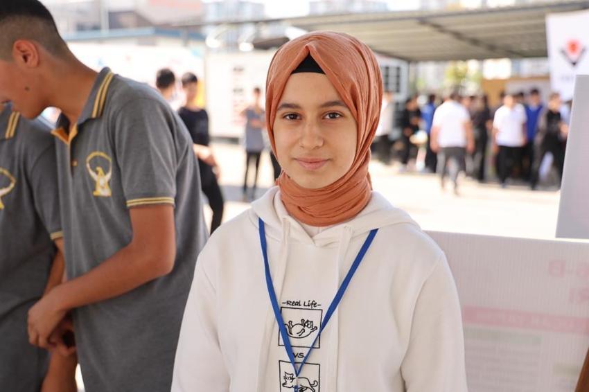 Diyarbakırlı kız kardeşler F22 maket uçağı yaptı
