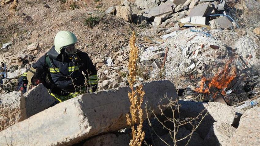 Bayburt'ta yapılan 5.8'lik deprem tatbikatı gerçeği aratmadı! 37 saniye sonra mucize kurtuluş 