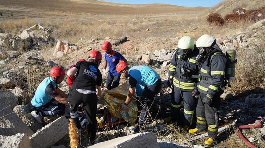Bayburt'ta yapılan 5.8'lik deprem tatbikatı gerçeği aratmadı! 37 saniye sonra mucize kurtuluş 