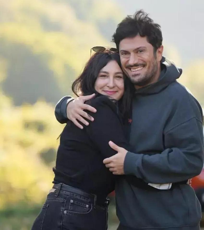 Vatkalı ceket giyen Yasemin Sakallıoğlu not düştü!