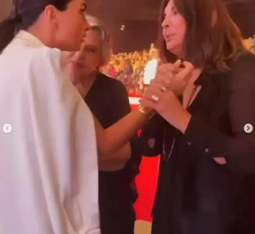 Tuba Büyüküstün saçlarını kesti: "Bazı anılarla vedalaşma vakti gelmişti"