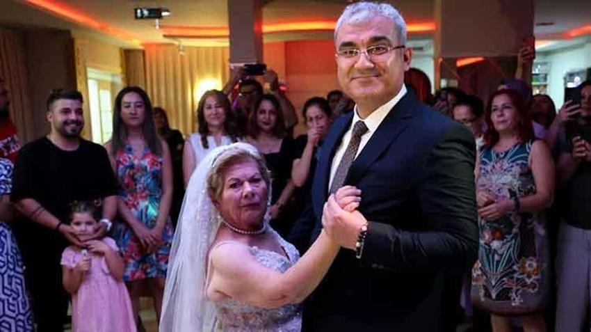 Gelinlik giyme hayali 83 yaşında gerçeğe dönüştü: Platonik aşkına kavuşamadı, damatsız düğün yaptı
