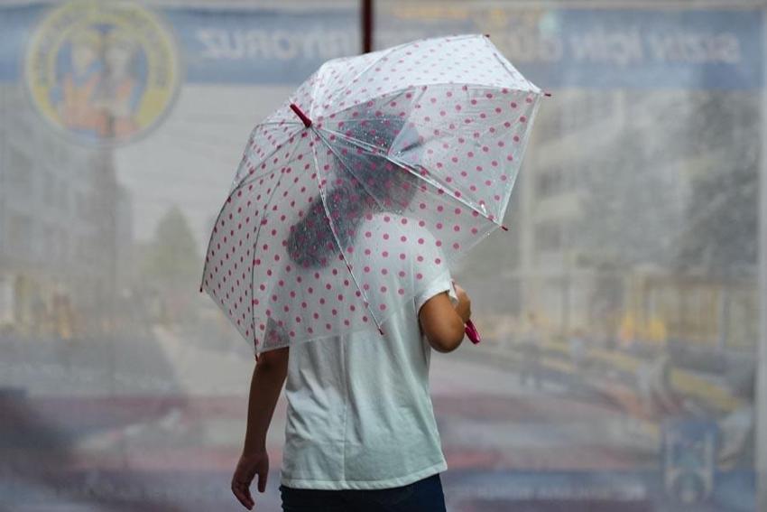 İstanbul'un yanı başında lapa lapa kar yağışı başladı! MGM'den yeni uyarı geldi, kar yağışı dalga dalga yayılacak