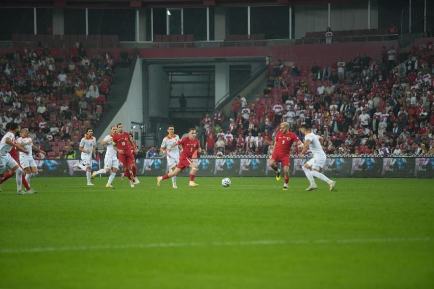 Kenan Yıldız, Kerem Aktürkoğlu ve Barış Alper Yılmaz'a sert sözler: Yerlerde sürünen performans