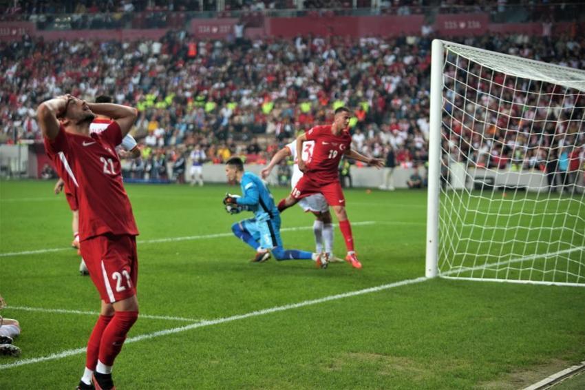 Kenan Yıldız, Kerem Aktürkoğlu ve Barış Alper Yılmaz'a sert sözler: Yerlerde sürünen performans