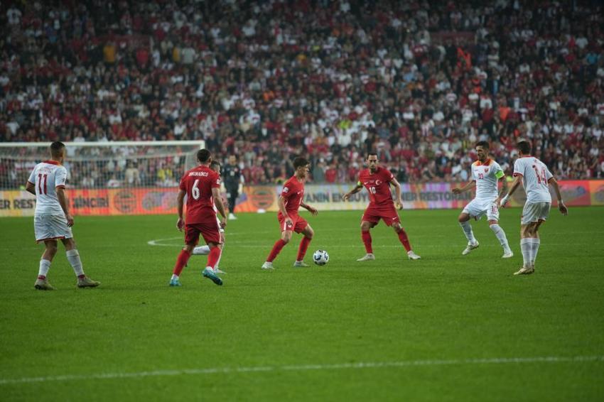 Kenan Yıldız, Kerem Aktürkoğlu ve Barış Alper Yılmaz'a sert sözler: Yerlerde sürünen performans