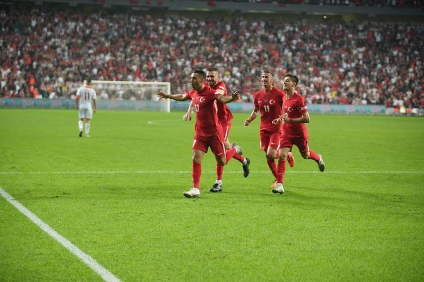 Kenan Yıldız, Kerem Aktürkoğlu ve Barış Alper Yılmaz'a sert sözler: Yerlerde sürünen performans