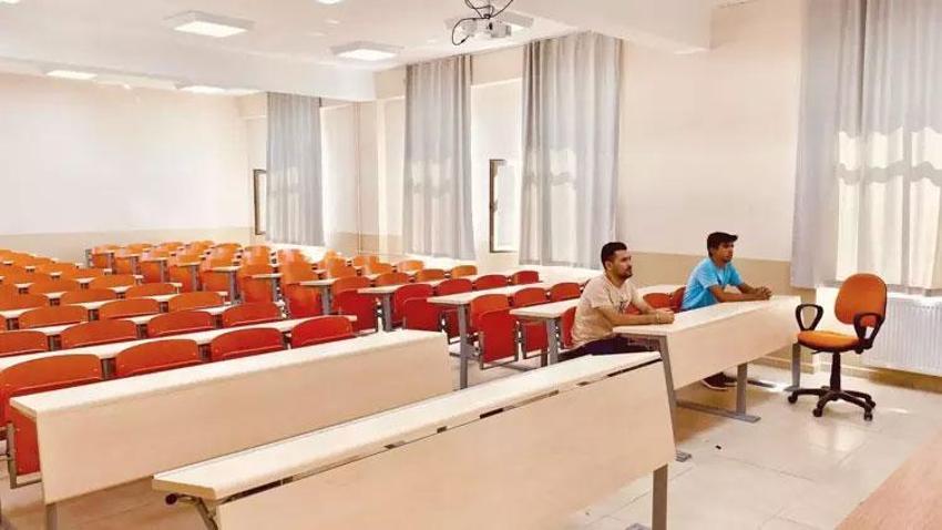 Öğrenciler artık öğretmenlik tercih etmiyor: 2 öğrenciye 17 hoca var