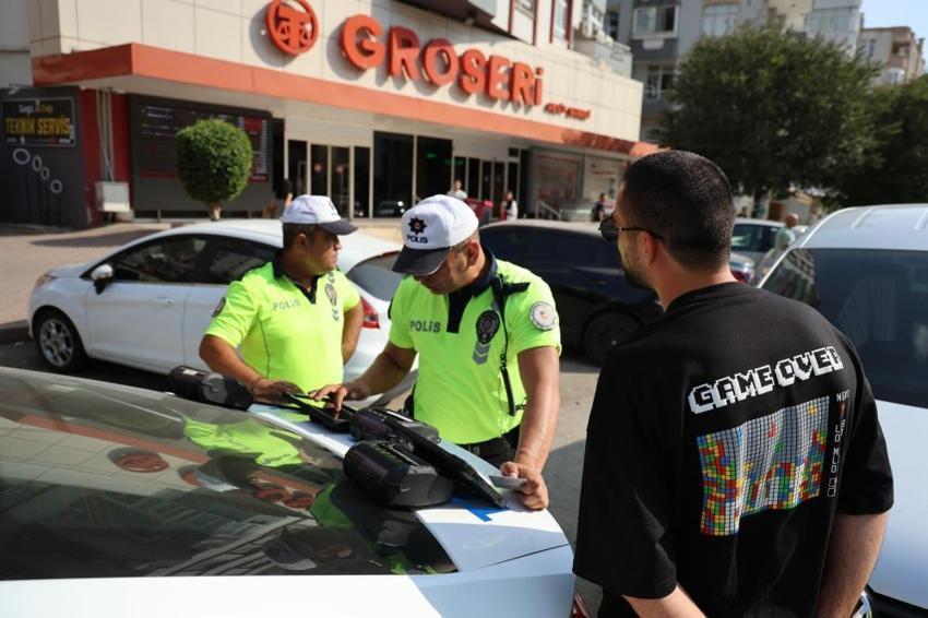Adana'da trafik uygulaması: Yayaya yol vermedi ceza yedi! Sürücüden pes dedirten savunma!