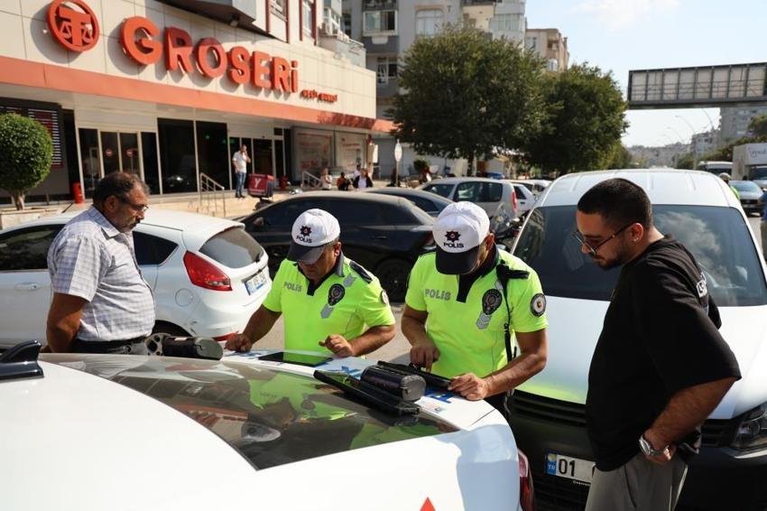 Adana'da trafik uygulaması: Yayaya yol vermedi ceza yedi! Sürücüden pes dedirten savunma!