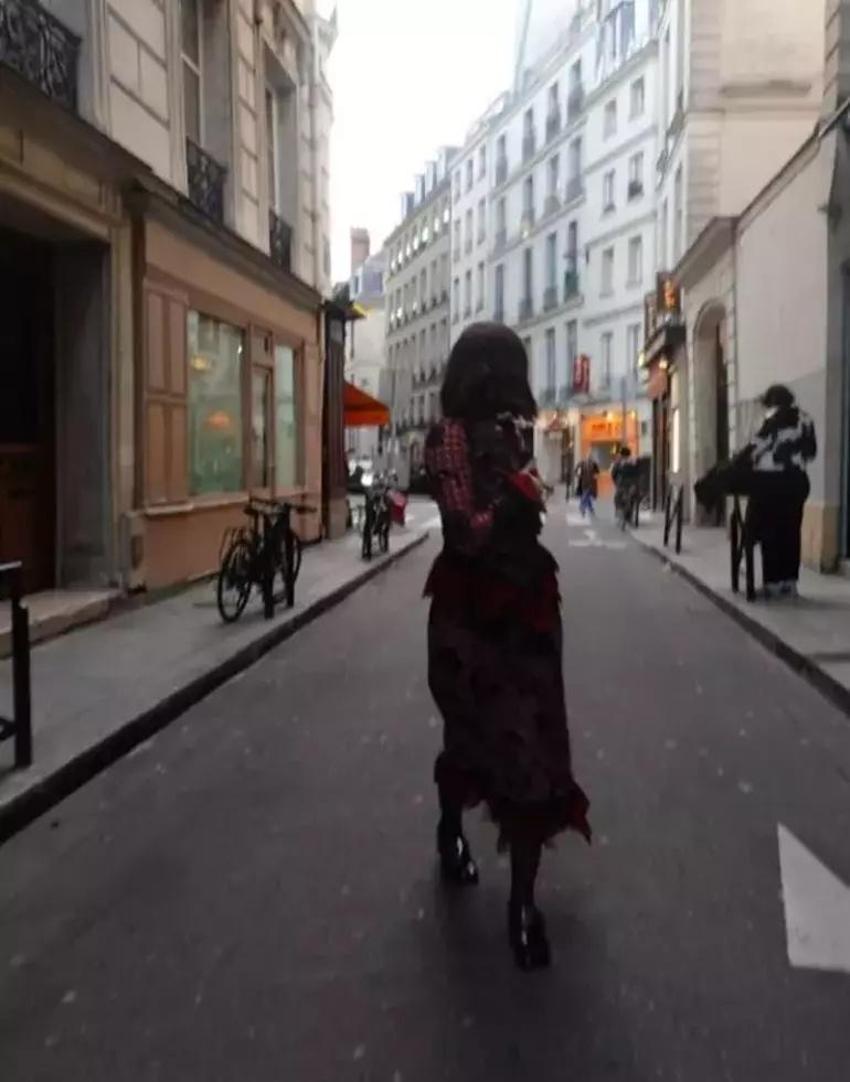 Afra Saraçoğlu hayatımın elbisesi dedi, fiyatı ortaya çıktı!