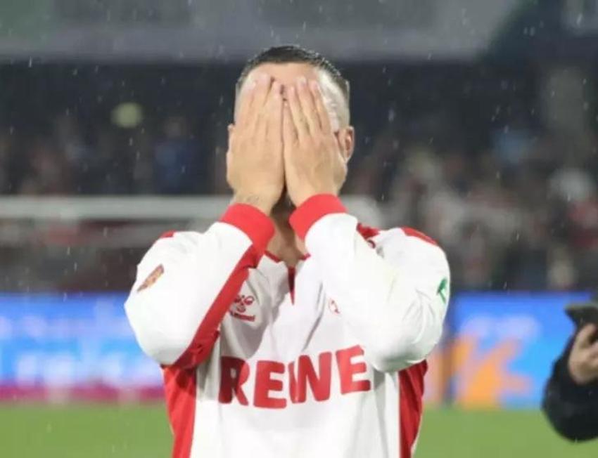 Podolski son maçına çıktı, hüngür hüngür ağladı