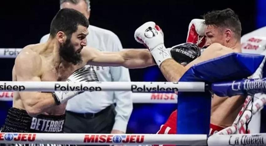 Tartışmasız şampiyon belli oldu! Boks finalinde 25 yıl sonra bir ilk
