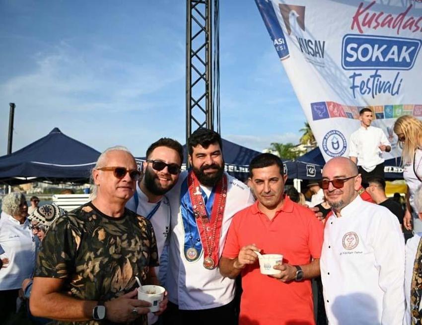 Kuşadası Sokak Festivali finali ile dikkat çekti! Dev kazanda 5 bin kişilik rekor denemesi