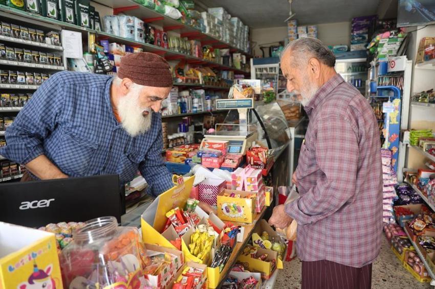 Konyalı esnafın matematik yeteneği görenleri şaşkına çeviriyor: Hesap makinesi kullanmıyor, saniyeler içince hesaplıyor