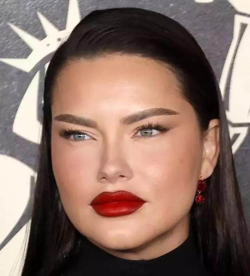 Adriana Lima, podyuma 19 yıl sonra geri dönüyor!
