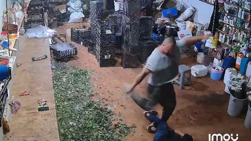 Antalya'da çiçekçi dehşeti! Eşinin fotoğraflarını paylaşan arkadaşını tek yumrukla komaya soktu