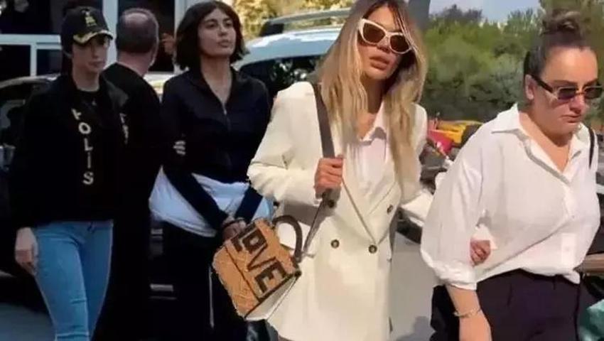 Bahar Candan'dan Şoke Eden İddia: "Ablam Sevgilimle İlişki Yaşıyor"
