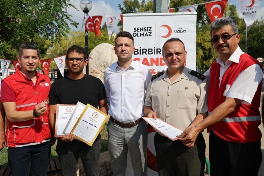 Adana'da çok kan veren polis ve jandarmaya ödül