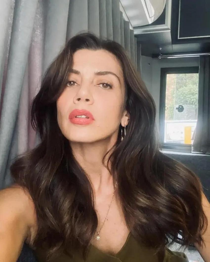 Gökçe Bahadır’ın saçları tutuştu! Doğum gününde talihsiz kaza