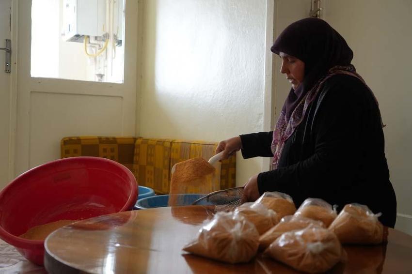 Bayburtlu ev hanımı iki lezzeti birleştirip satmaya başladı! Siparişlere yetişemiyor